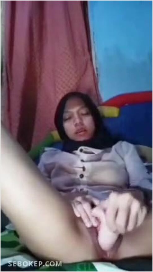 Bokep Indo Jilbab Hitam Nina Asanti Colmek Pake Dildo