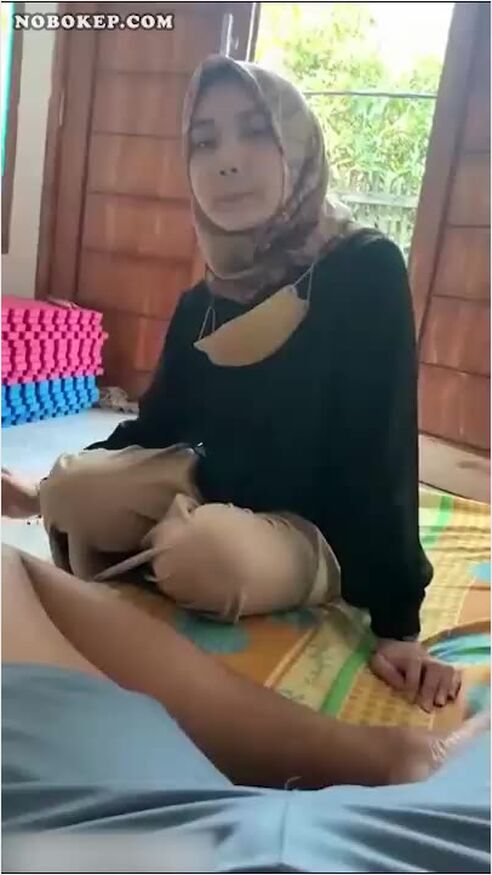 Bokep Indo Cewe Jilbab Imut Nyepong Pacar Viral