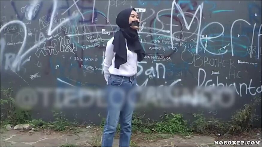 Bokep Indo Ukhti Jilbab Fetish Bdsm Yang Lagi Rame  - Bokeplah