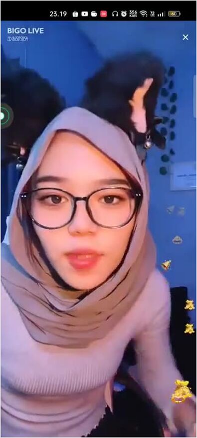 Dera Angela Hijabers Melet Lidahnya Panjang Bigo Live