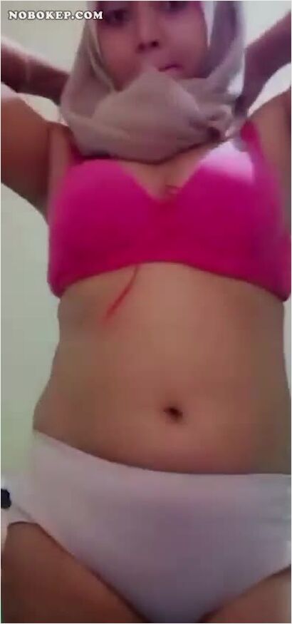 Bokep Indo Tante Jilbab Ebot Bugil Elus Memek - Liveshow
