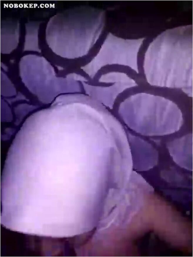 Bokep Indo Gadis Jilbab Kena Deepthroat Kontol Pacar