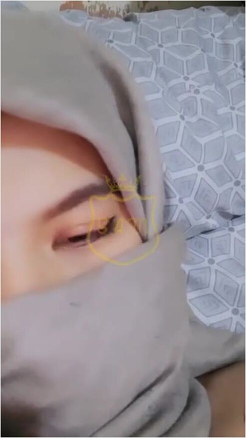 Bokep Jilbab - Memek Becek Kak Velin Hijabers Sleep Call Bareng Doi