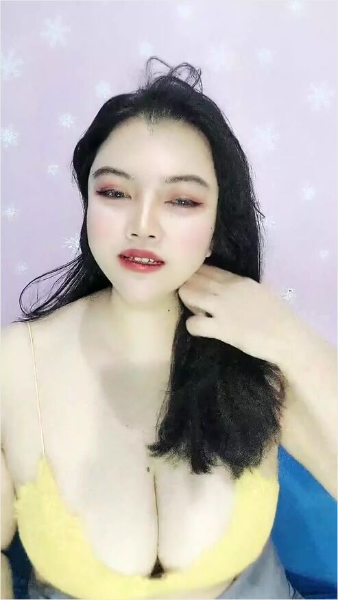Gokil! Baru Jadi Host Liaa Nekat Pamer Uting Hot51 Terbaru - Avtub Bokep