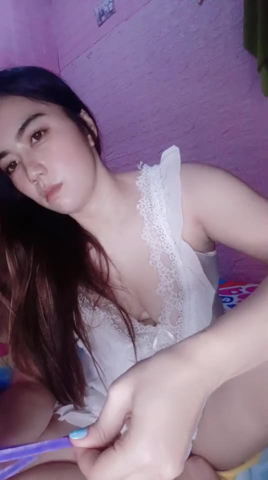 LhaiLiah ID 1211778 Papaya Live telegram bot @DSrecordbot
