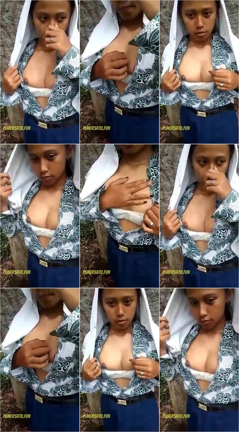 Jilbab Smp Pamer Di Hutan