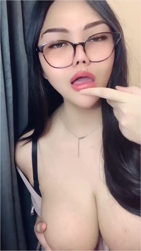 Si Cantik Toge Araa Kacamata Melet Ingin Dipejuin Hot51