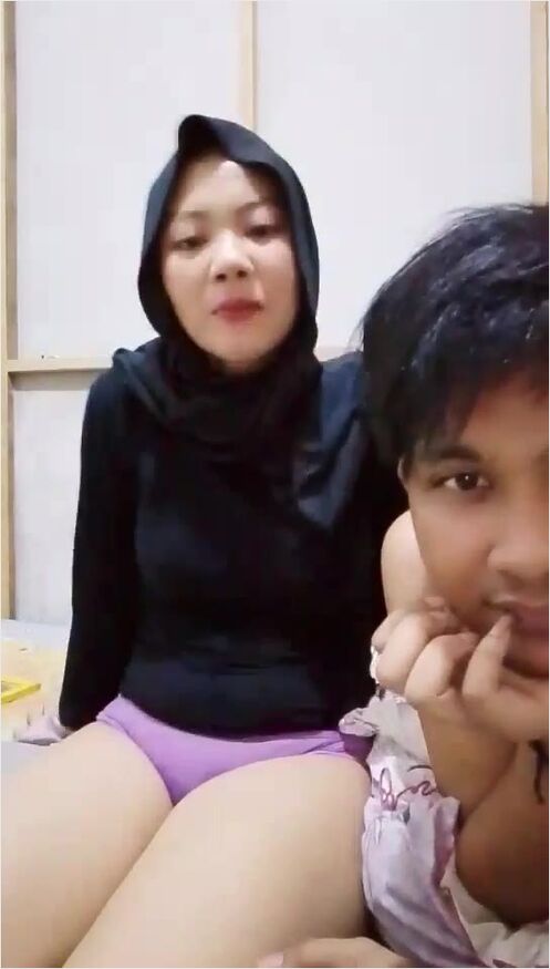 Bokep Jilbab - Cewek Jilbab Hitam Live Barbar Di Kobel Memeknya - Bokeplink
