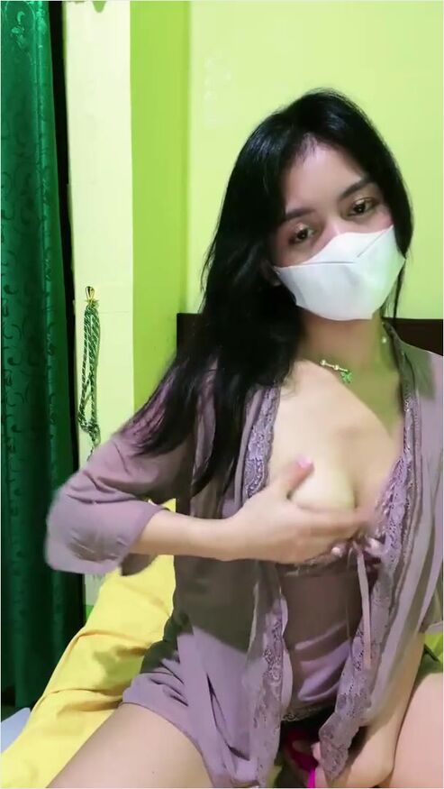 Ralline Cantik Masih Malu Remas Tt