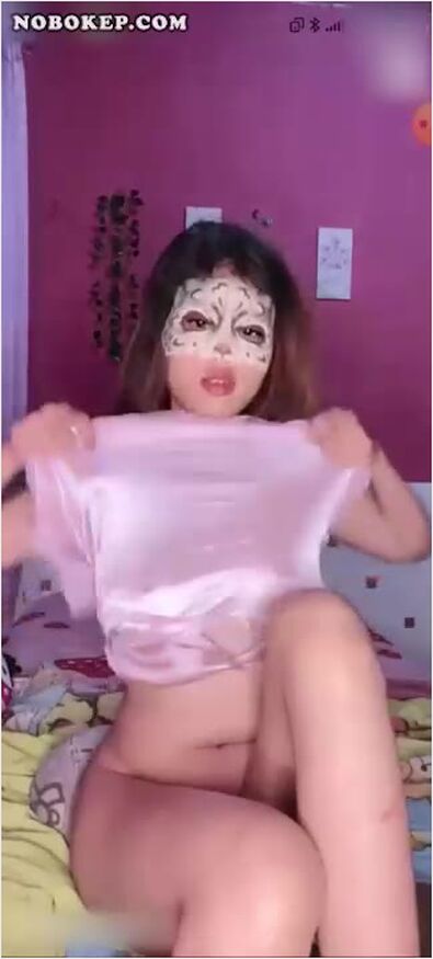 Bokep Indo Host Imut Jilat Toket Lanjut Colmek