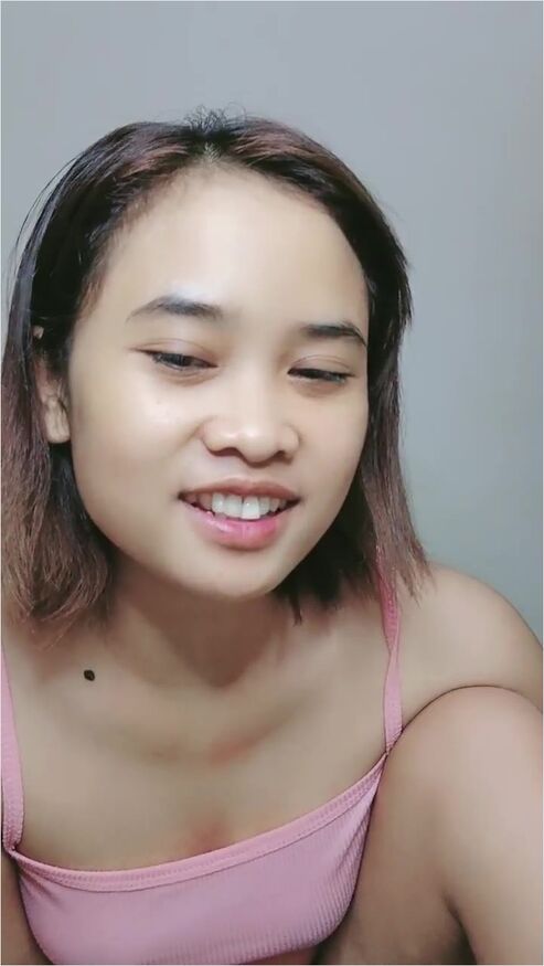 Uting Susu Mbak Flo Kenalin New Host Id 21876975 Mango