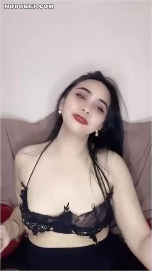 Bokep Indo Queenhany Ngangkang Colmek Tipis2 Hot51