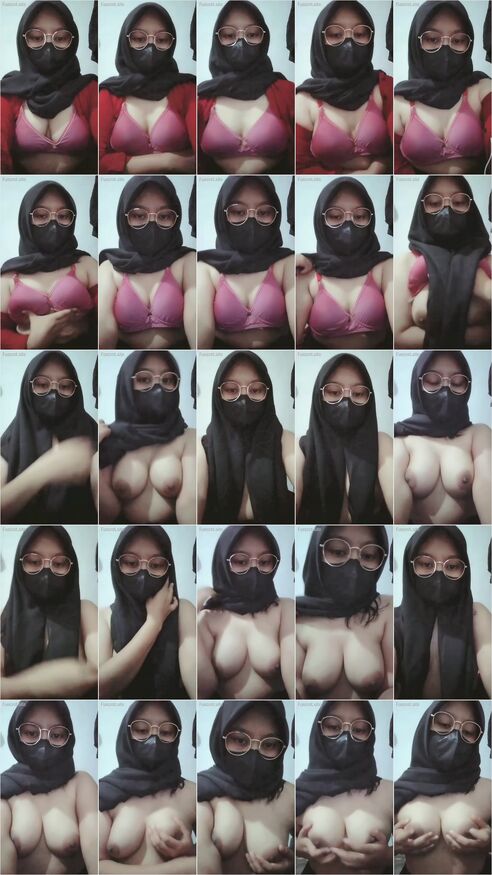 Hijab Hitam Cantik Pamer Toket Gede