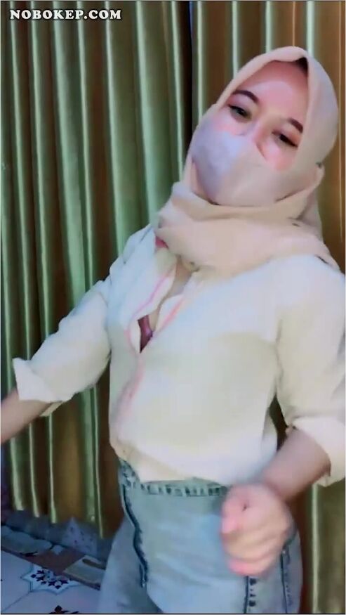 Bokep Indo Live Tika Jilbab Spill Belahan Anu