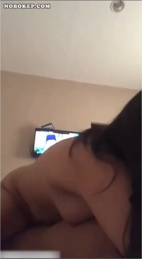 Bokep Indo Gadis Cantik Masih Kaku Nyepong Kontol