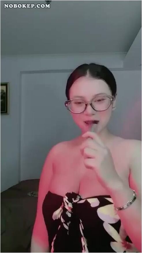 Bokep Indo Mamih Dara Tobrut Temenin Pascol Malming - Simontok