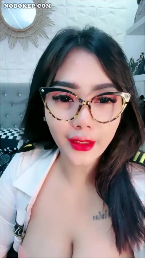 Bokep Indo Toket Ngondoy Pramugari Cantik Sandra Toge - Avtub Indo