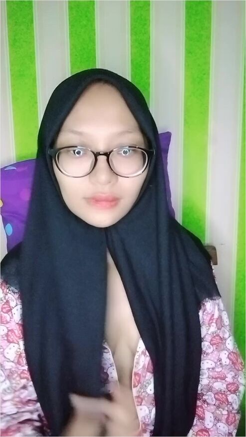 Bokep Jilbab Ella Hijabers Berkacamata Spill Belahan Id 89006826 Mango