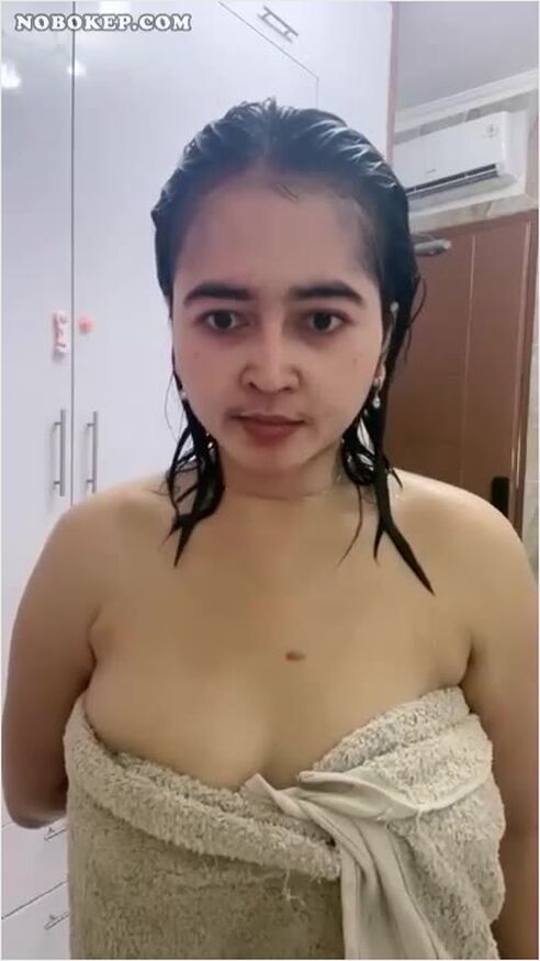 Bokep Indo Mbak Presti Hastuti Selebgram Mandi Live