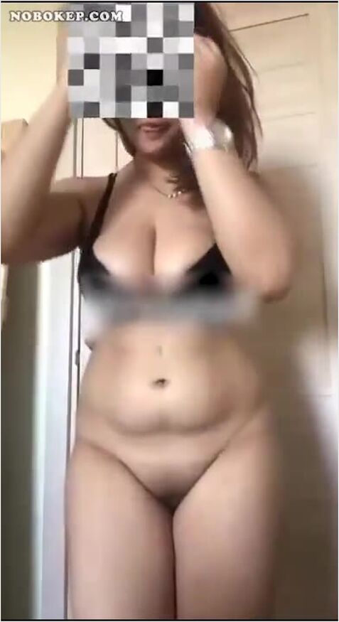 Bokep Indo Ryugall Lepas Jilbab Pamer Toket Barbar
