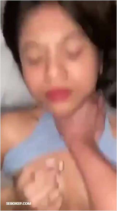 Bokep Indo Ngewe Sambil Pegang Leger Doi Bikin Nafsu Meningkat