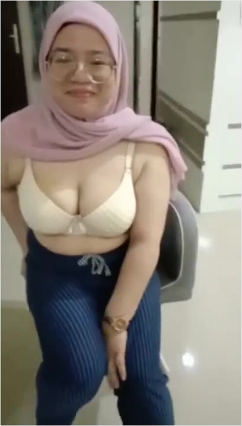 Bokep Jilbab - Rare! Sepongan Cewek Hijabers Pink Si Cantik Lagi Viral