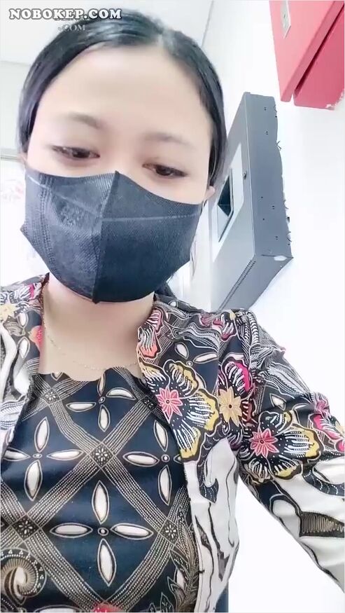 Bokep Indo Miss Lumpia Basah Sange Colmek Di Toilet
