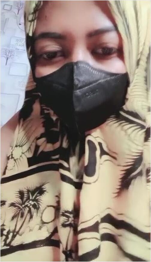 Bokep Jilbab - Mbak Jilbab Kuning Meresahkan Teryata Bugil Show Doi