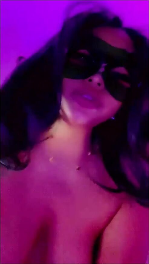 Si Tobrut Merlin Charvi Makin Syantik Tampil Binal Nih Hot51