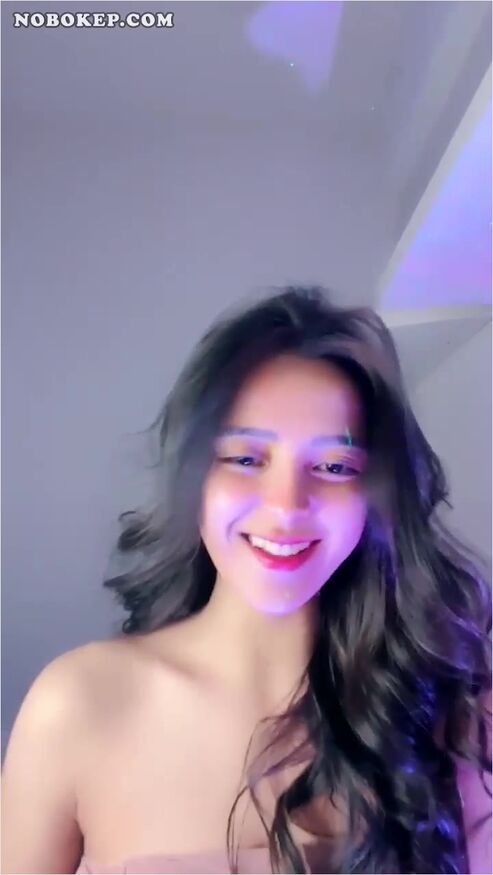 Bokep Indo Kak Hella Bugil Remas Susu Mulusnya