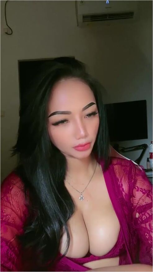 Belahan Dada Cewek Kebaya Susu Gede Bahan Colay Dream