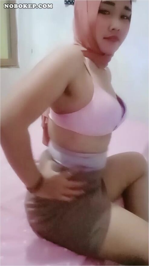 Bokep Indo Mbak Gomez Jilbab Goyang Erotis Live - Bokepinfo Indo 11625