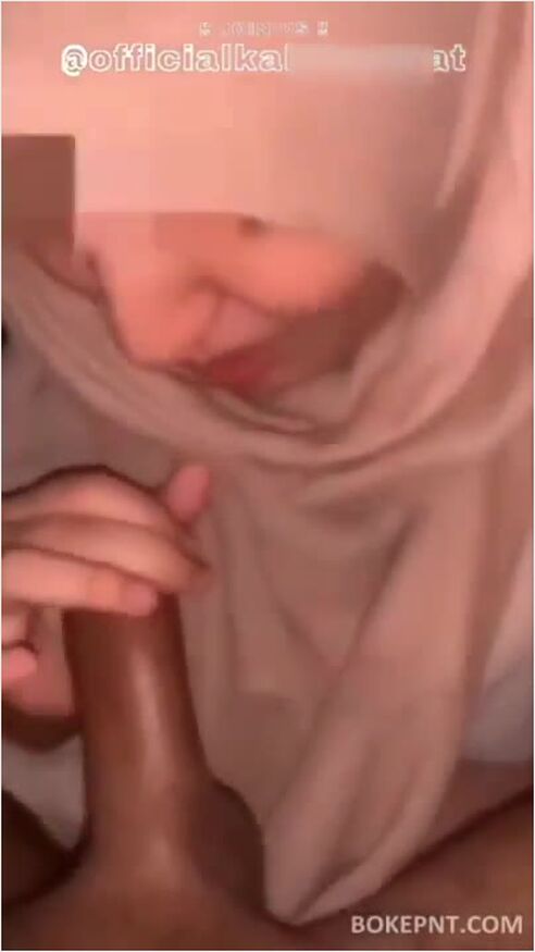 Wanita Jilbab Cantik Polos Belajar Nyepong With Ayang