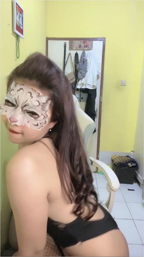 Si Binal Pamer Lingerie Hitam Baru Sambil Melet Dream - Colmeklink
