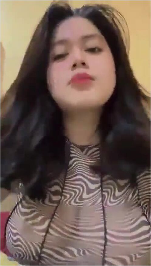 Kak Lynn Tobrut Cantik No Bra Tebak Warna Pentilnya