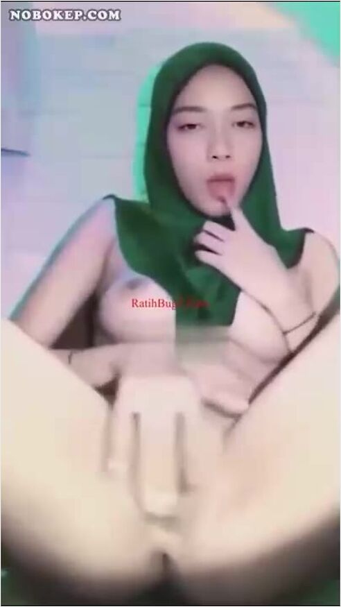 Bokep Indo Abg Jilbab Ngangkang Colmek Mendesah