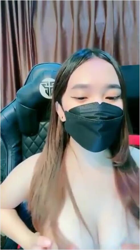 Kangen Naya Putri Nia Lepas Bra Miliknya Susu Putih