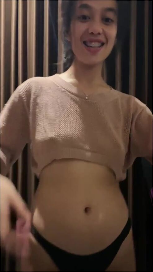 Pamer Body Toket Mungil Pantat Remas Goyang Ebot