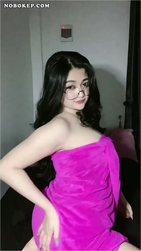 Bokep Indo Zaraa Liveshow Cuma Pake Handuk Menggoda