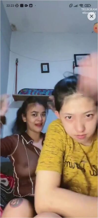 Duo Lesbi Pamer Toket Saling Berciuman Dream Live