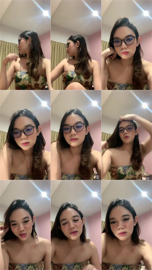 Dila Cantik Banget Pakai Kacamata Id 59508368 Mango 159406