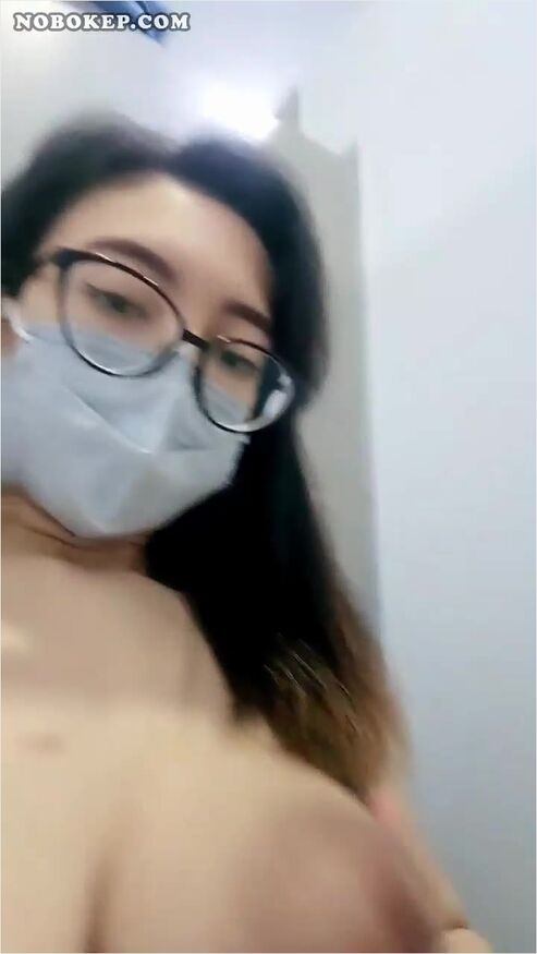 Bokep Indo Mamih Hera Live Omek Di Toilet Umum