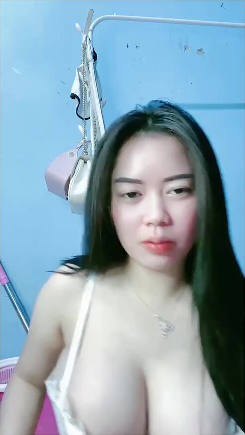 Ebby Toge Manis Belum Tampil Barbar Id 79268813 Mango