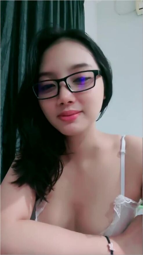 Kangen Liat Uting Coklat Basah Julia Leaa Mango Legend