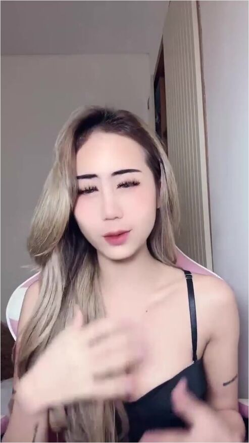 Kak Cubedh Host Baru Pirang Cakep Bikin Penasaran Hot51  - Playbokep