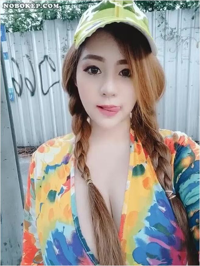 Bokep Indo Pimpika Warinta Cewe Tobrut Melet Lidah