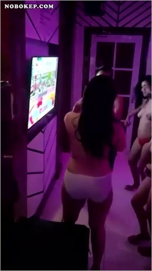 Bokep Indo Joget Bugil Bersama Lc Karaoke Nih