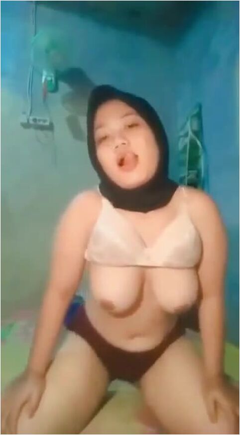 Dedek Jilboobs Makin Narsis Pamer Susu Miliknya