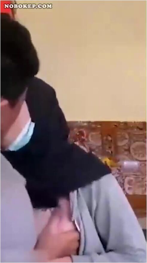 Bokep Indo Pulang Sekolah Nyusu Dulu Nenen Ayang -  Bokepindo