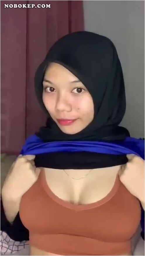 Bokep Indo Rista Jilbaber Binal Toket Mulus Hot!